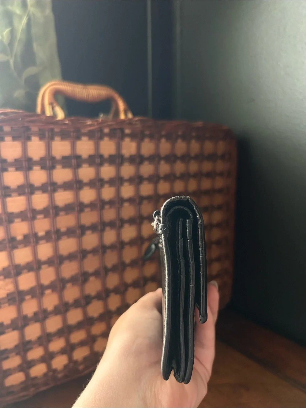 vintage Brighton croc-embossed black leather crossbody wallet - Picture 14 of 16
